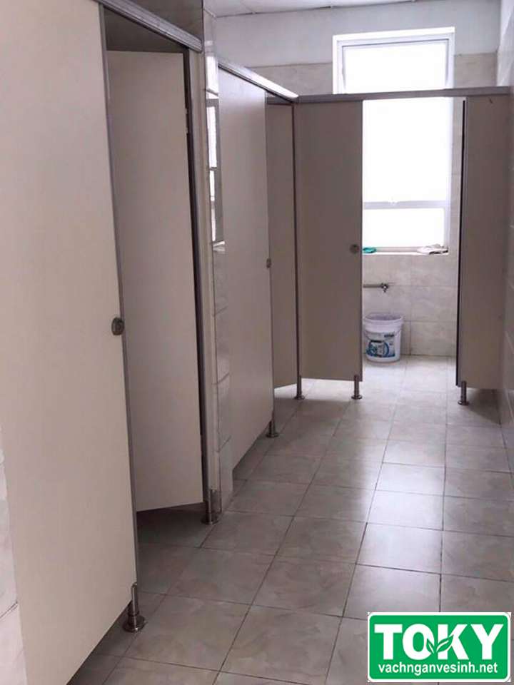 Nhà vệ sinh cần – Vách vệ sinh có
