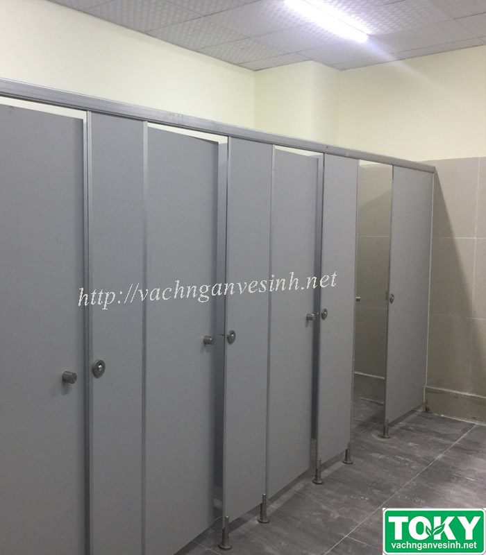 Vách ngăn vệ sinh Compact tại kho hàng Kim Thành Lào Cai