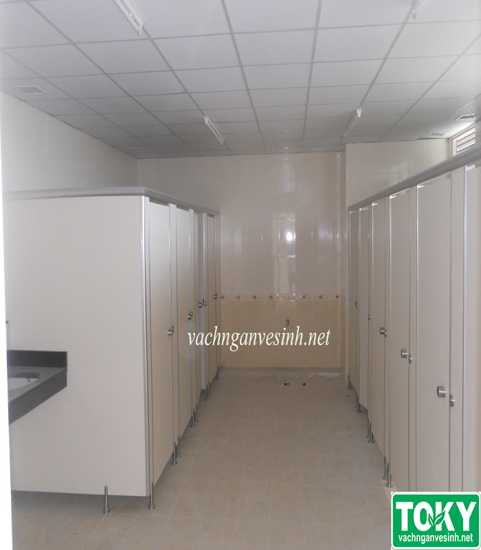 Thiết kế vách ngăn vệ sinh hợp mệnh Kim