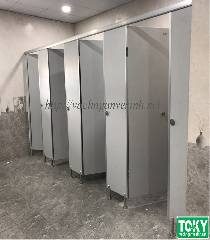 Thi công vách ngăn vệ sinh tại nhà máy JMI – KCN Quế Võ 2