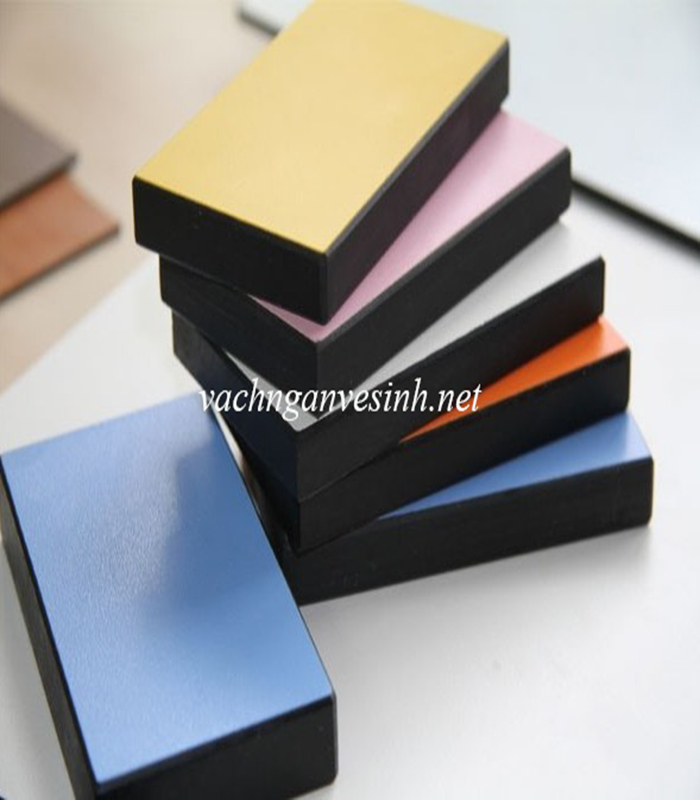 Vì sao vách ngăn compact có khả năng chịu nước hoàn toàn?
