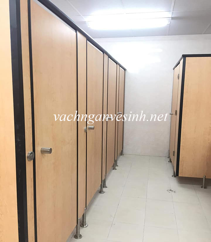 Vì sao không nói về nhược điểm vách ngăn vệ sinh chịu nước