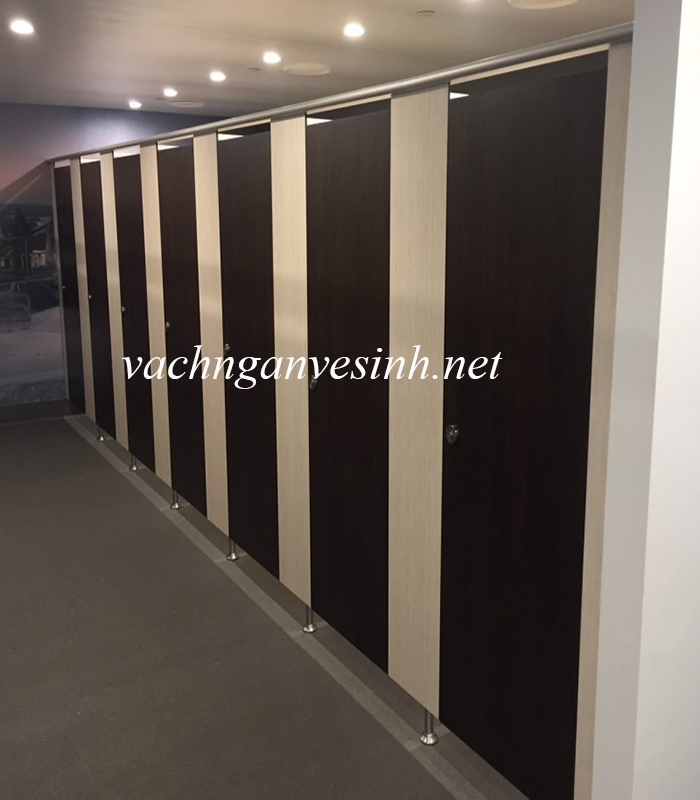 Báo giá vách ngăn vệ sinh phụ thuộc những yếu tố nào?