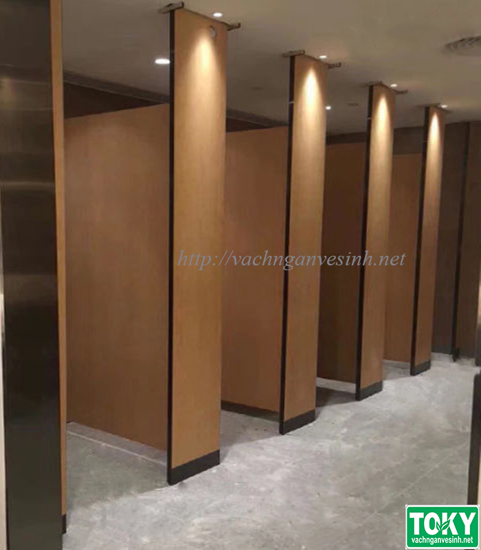 Vách ngăn vệ sinh bằng nhựa PVC