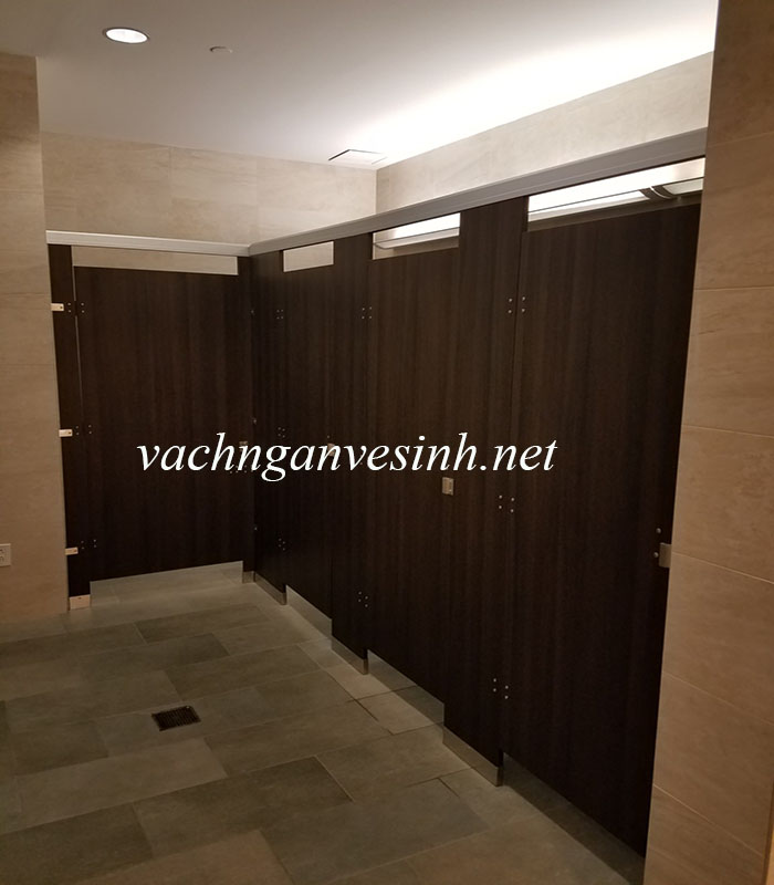 Vạch trần sự thật: Vách ngăn vệ sinh compact loại 2 giống loại 1?