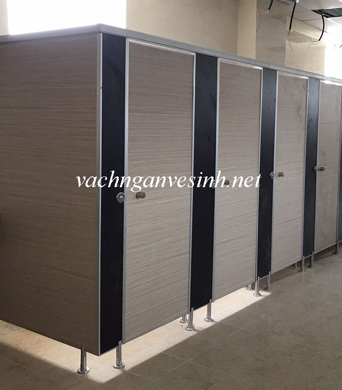 Lớp phủ Melamine của vách ngăn vệ sinh có hại không?
