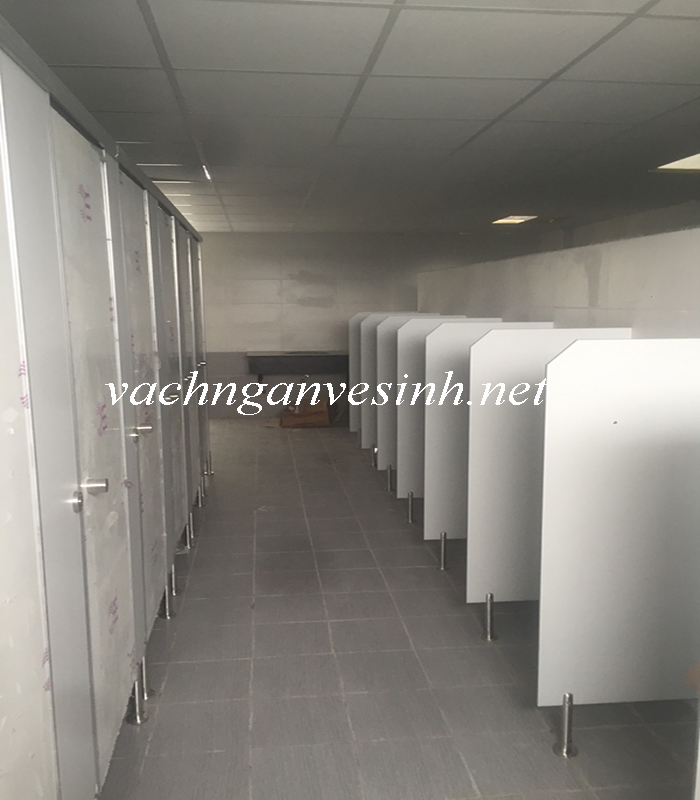 Vách ngăn vệ sinh tại nhà máy KCI – KCN Bình Xuyên