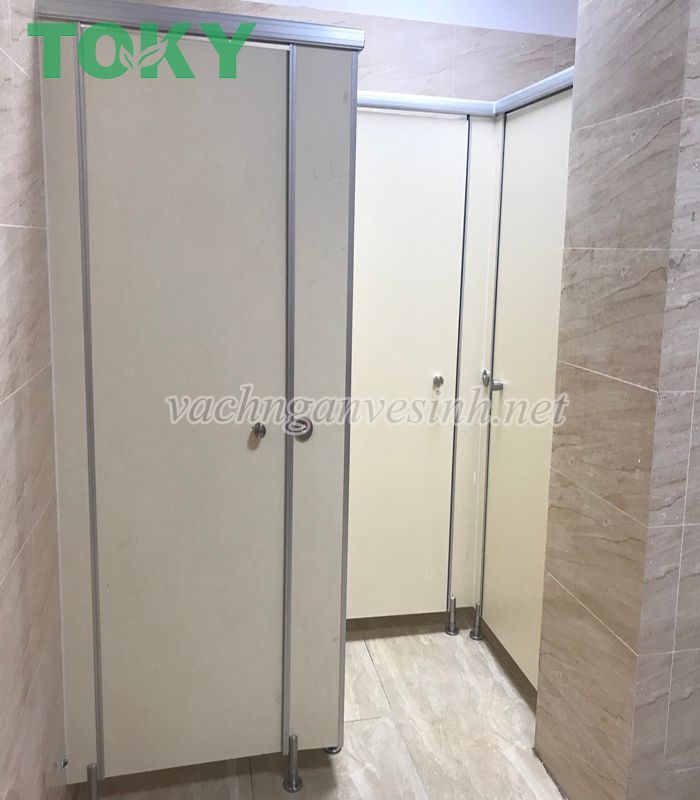 Dự án vách ngăn vệ sinh compact màu kem tại BIDV Kim Giang