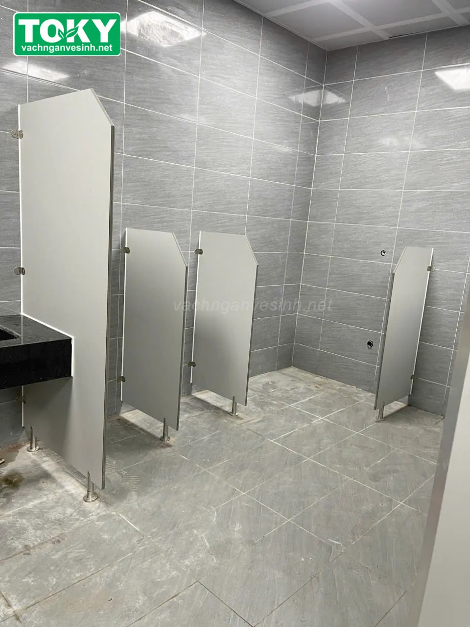 Quy trình lắp đặt vách ngăn vệ sinh compact laminate hoàn hảo nhất