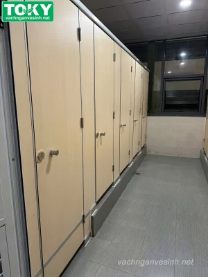 Cần lưu ý gì khi mua phụ kiện vách ngăn vệ sinh