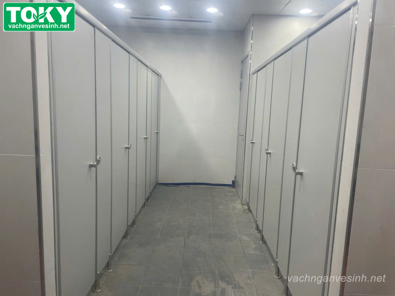 Làm sao nhận biết được vật liệu vách ngăn vệ sinh compact?