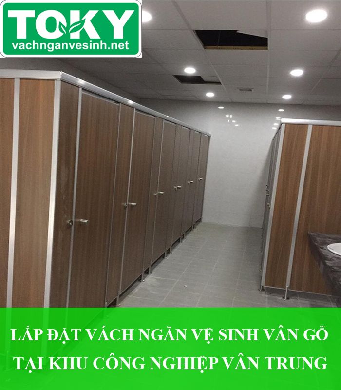 Lắp đặt vách ngăn vệ sinh compact vân gỗ tại kcn Vân Trung
