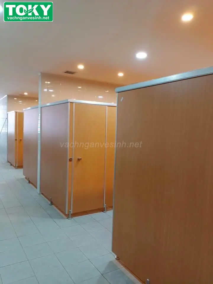 Lợi ích không ngờ từ vách ngăn vệ sinh Compact cao cấp
