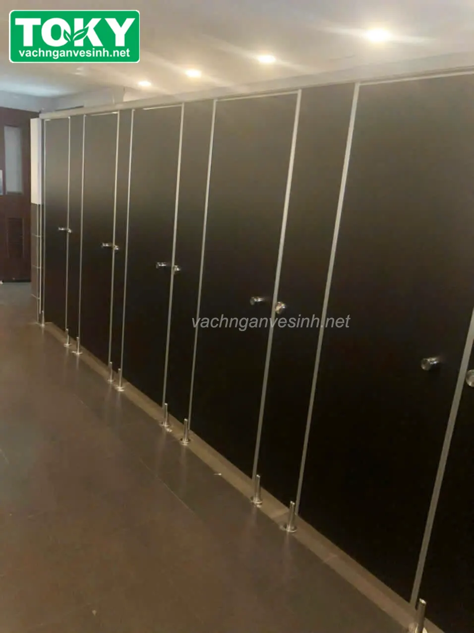 Nguyên tắc thiết kế - thi công vách ngăn vệ sinh trung tâm thương mại