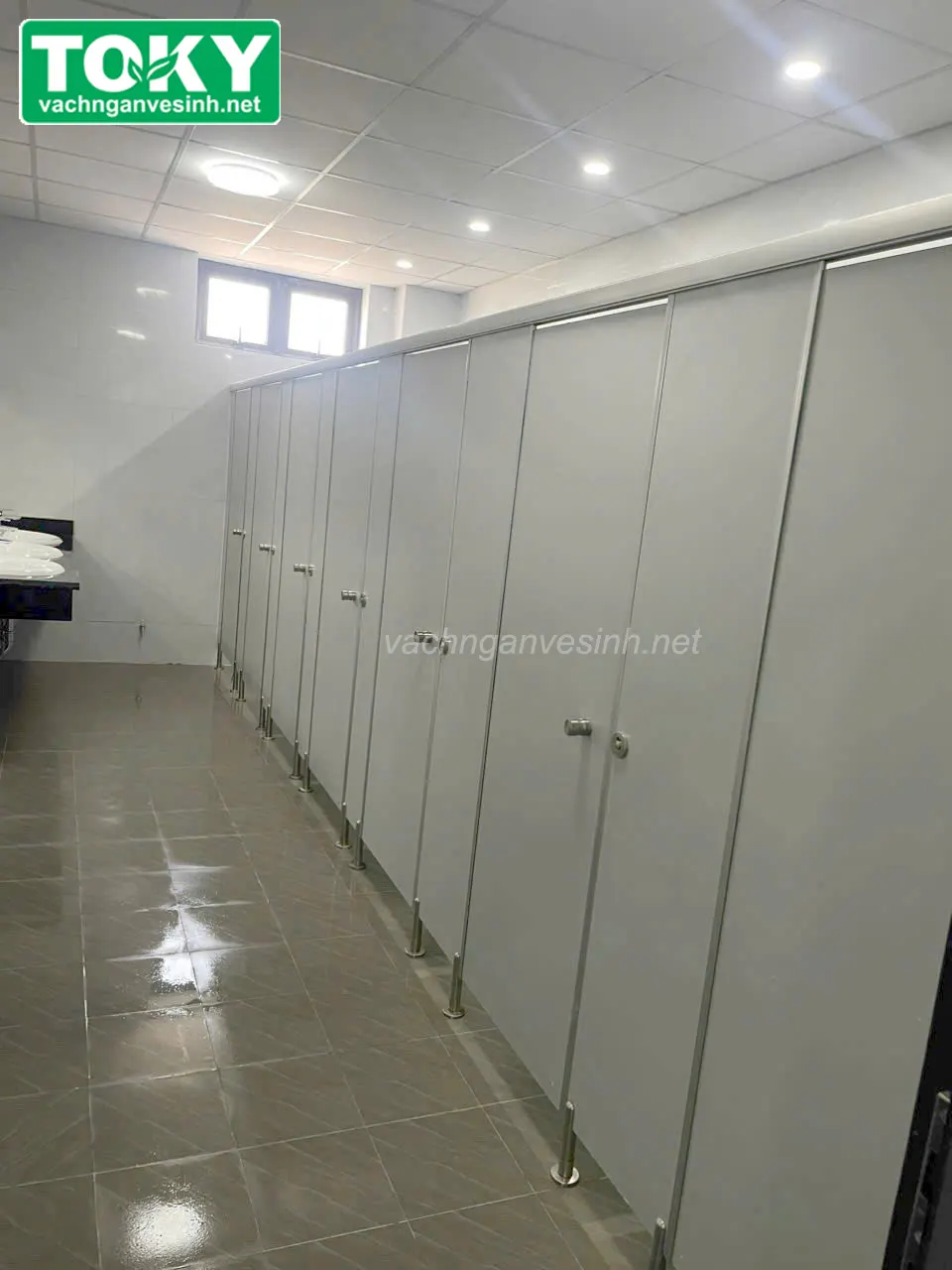 Thiết kế vách ngăn vệ sinh giúp diệt gián hiệu quả - Giải pháp từ chuyên gia