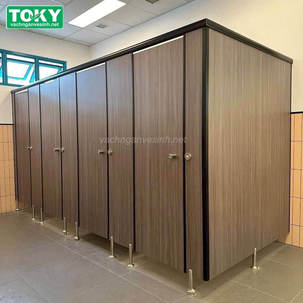 Thủ đoạn kinh doanh vách ngăn vệ sinh giả: Bạn có biết?