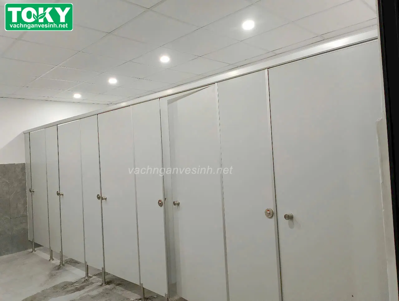 Tuyệt chiêu lựa vách ngăn vệ sinh compact đúng chất lượng - Góc nhìn chuyên gia 20 năm kinh nghiệm