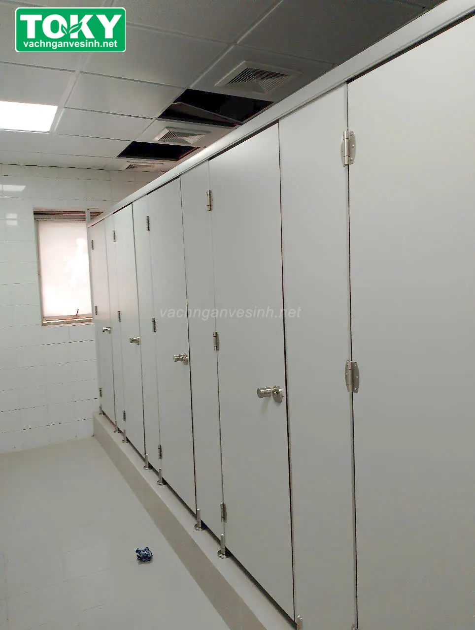 Vách ngăn compact giải pháp tối ưu cho nhà vệ sinh trường học tiêu chuẩn