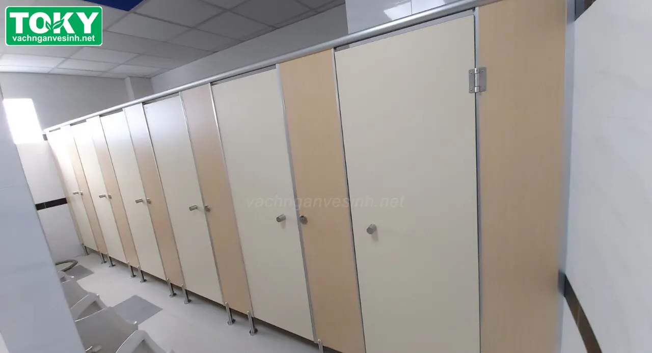 Vách ngăn vệ sinh Compact HPL cho trường tiểu học - Đạt chuẩn Quốc gia