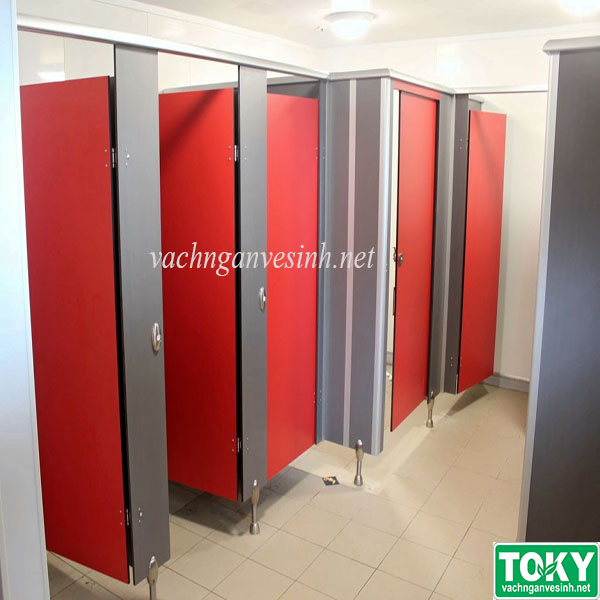 vach-ngan-ve-sinh-compact-hpl