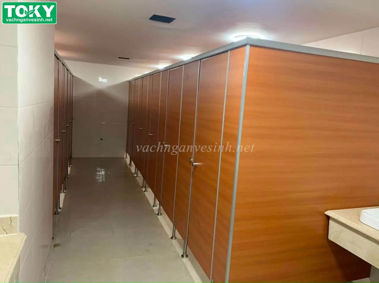 Vách ngăn vệ sinh Compact HPL