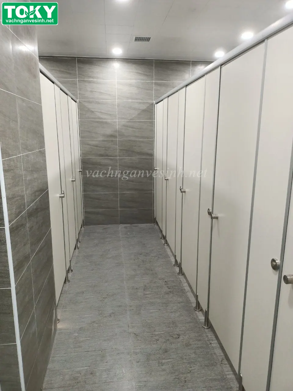 Vách ngăn vệ sinh Compact HPL chịu nước