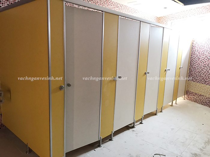 vách ngăn vệ sinh tại huế