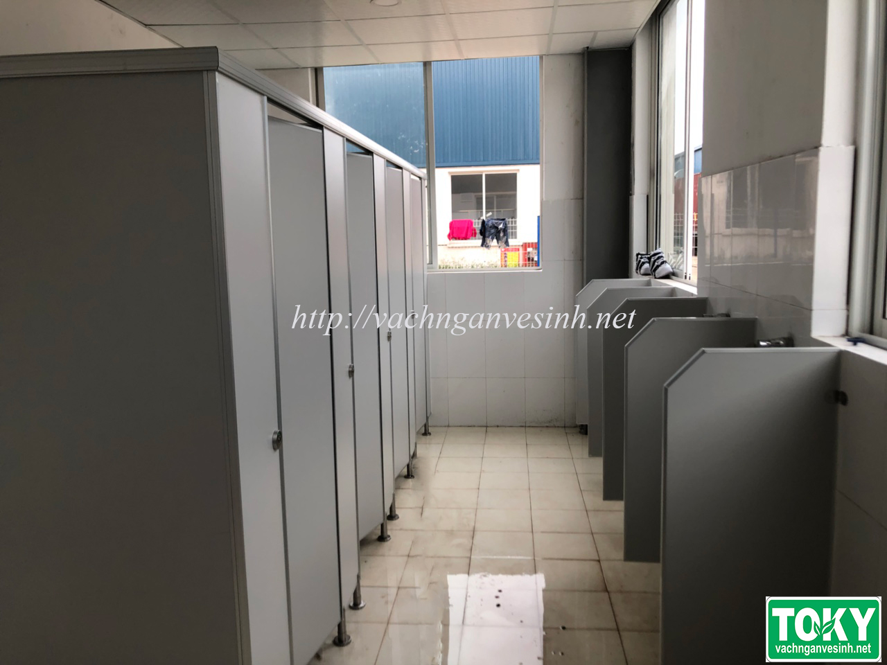 công trình vách ngăn nhà vệ sinh tại SDGL Vân Trung