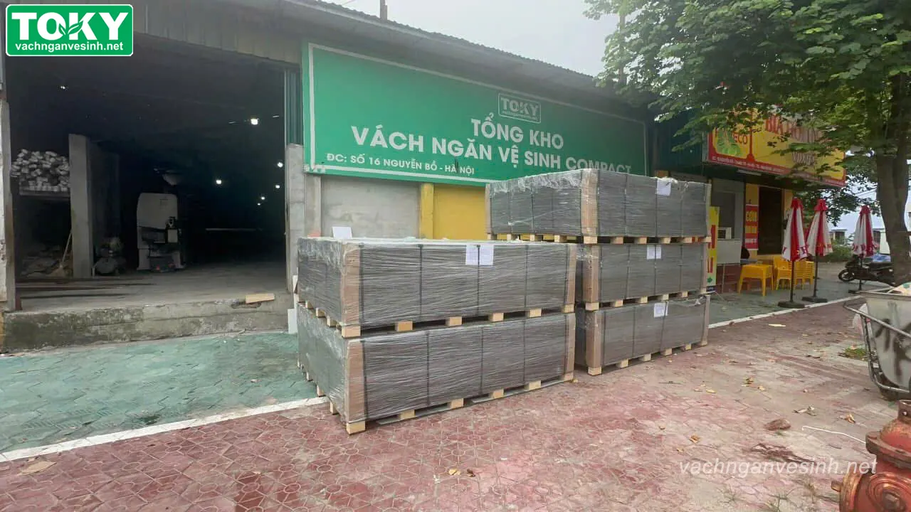 Vách ngăn vệ sinh tại Quảng Bình