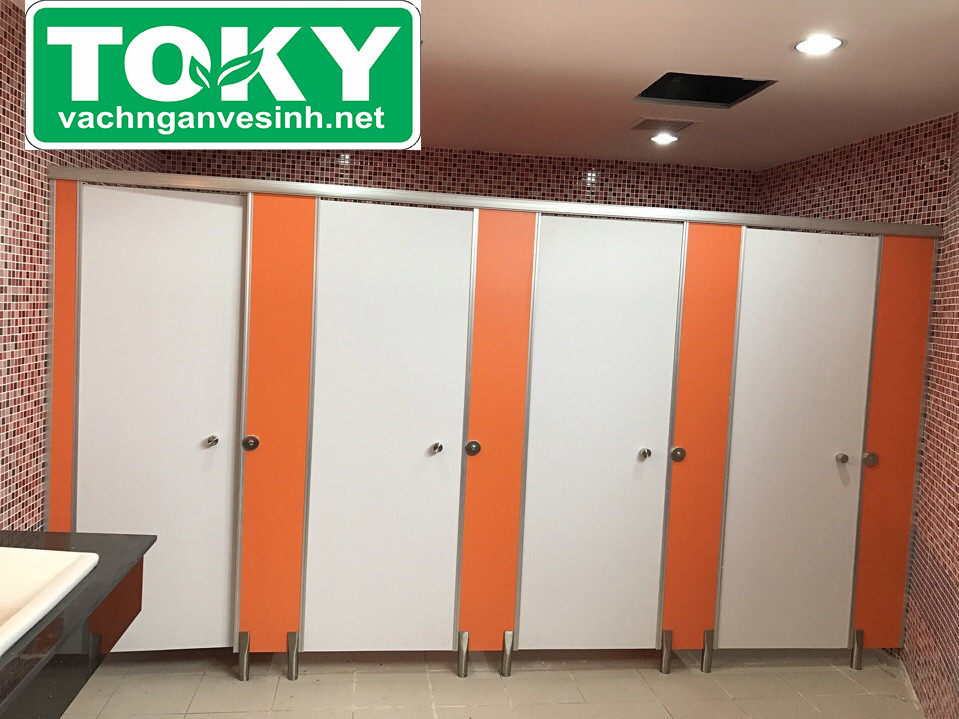 Tình trạng nhà vệ sinh bẩn tại trường học
