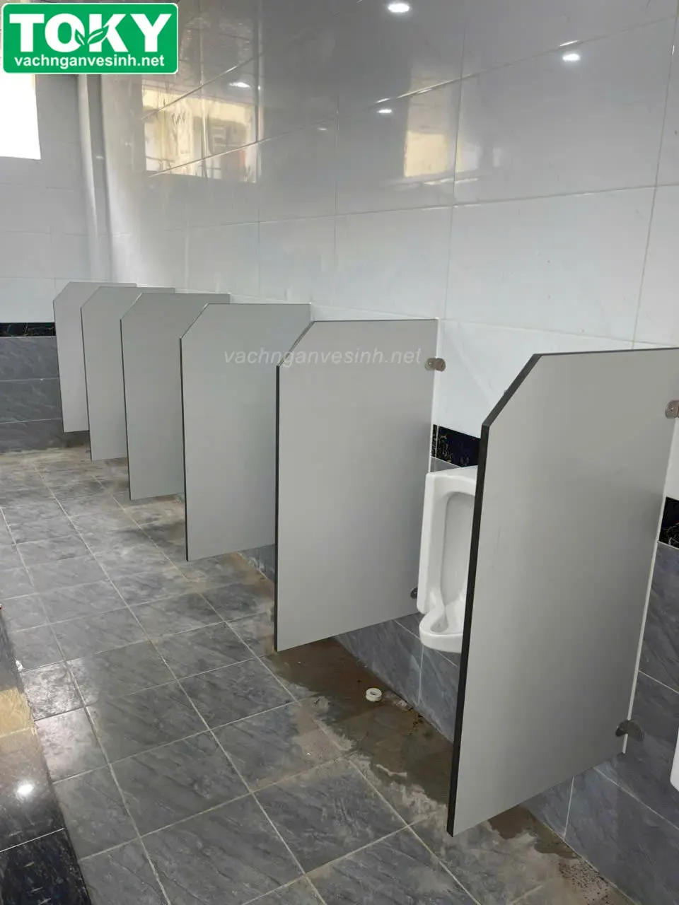Tần suất vệ sinh vách ngăn compact bao lâu một lần là đủ?
