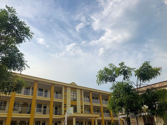 Lắp đặt 150m2 vách ngăn vệ sinh cho trường THCS Yên Định