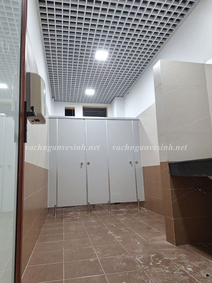 Lắp đặt vách ngăn vệ sinh cho Tổng công ty quản lý bay Việt Nam