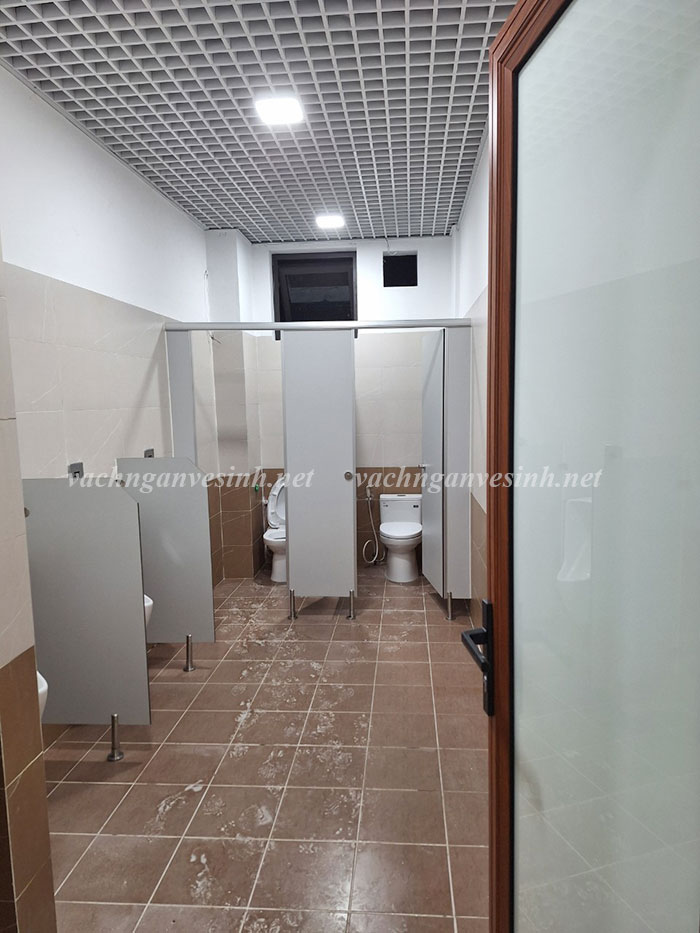 Lắp đặt vách ngăn vệ sinh cho Tổng công ty quản lý bay Việt Nam