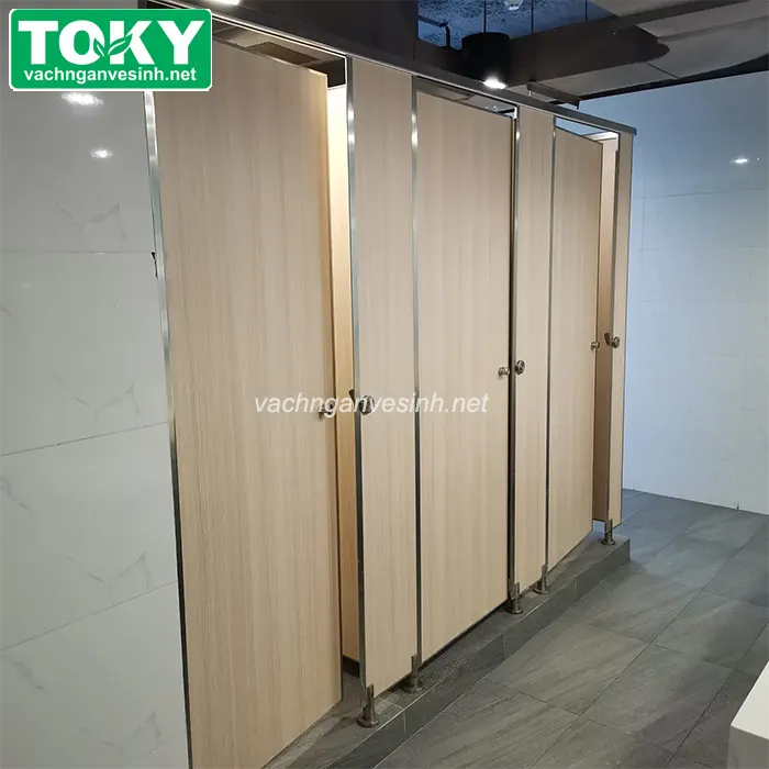 Vách ngăn compact HPL nên sử dụng trong nhà tắm nóng hay không?