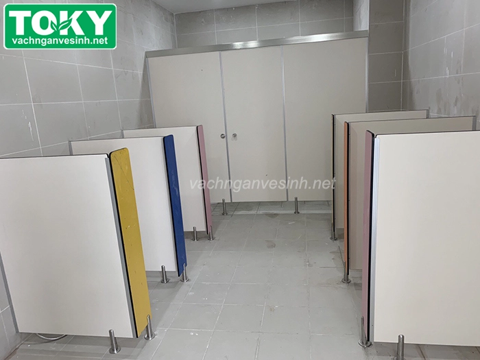 Cung cấp và thi công vách ngăn vệ sinh cho trường học