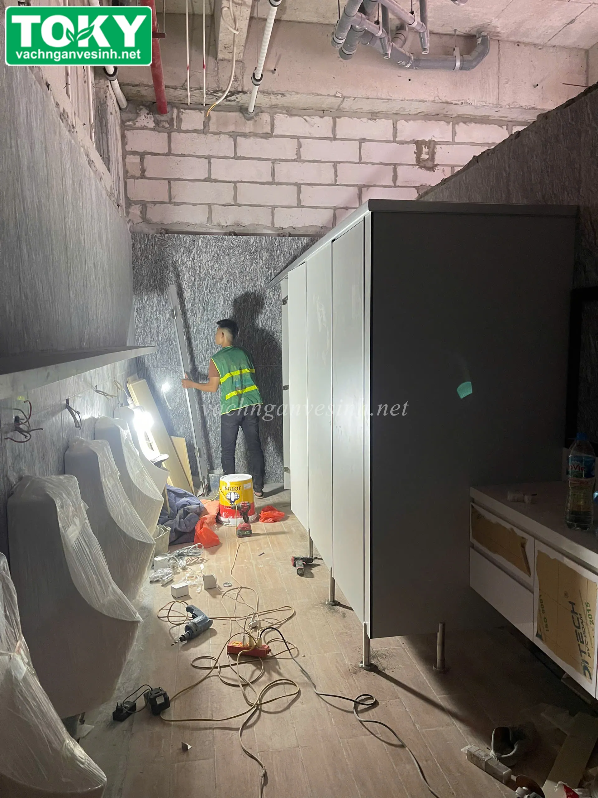 Dự án thi công vách ngăn vệ sinh cho Học viện Hành chính Quốc Gia