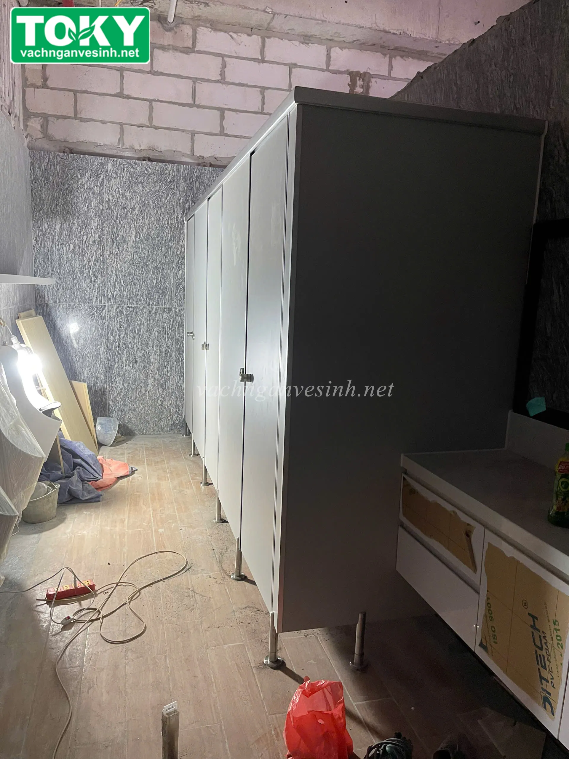 Dự án thi công vách ngăn vệ sinh cho Học viện Hành chính Quốc Gia