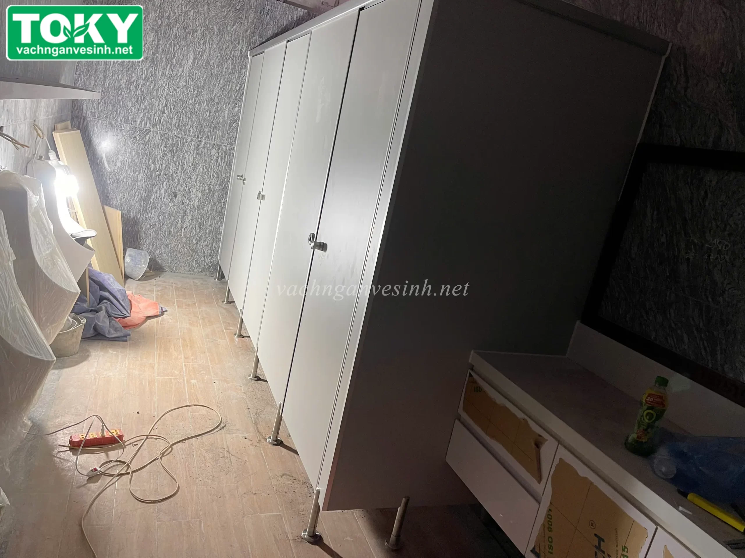 Dự án thi công vách ngăn vệ sinh cho Học viện Hành chính Quốc Gia