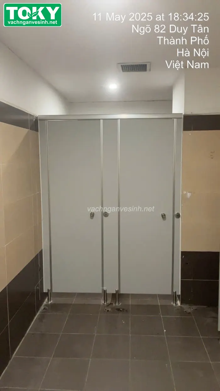 Dự án thi công vách ngăn vệ sinh cho tòa nhà HL Tower