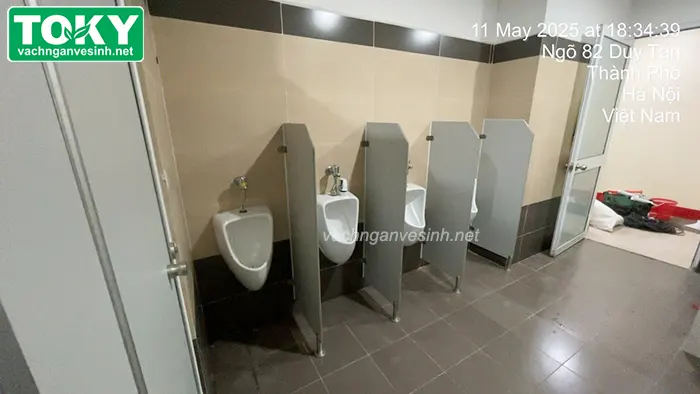 Dự án thi công vách ngăn vệ sinh cho tòa nhà HL Tower