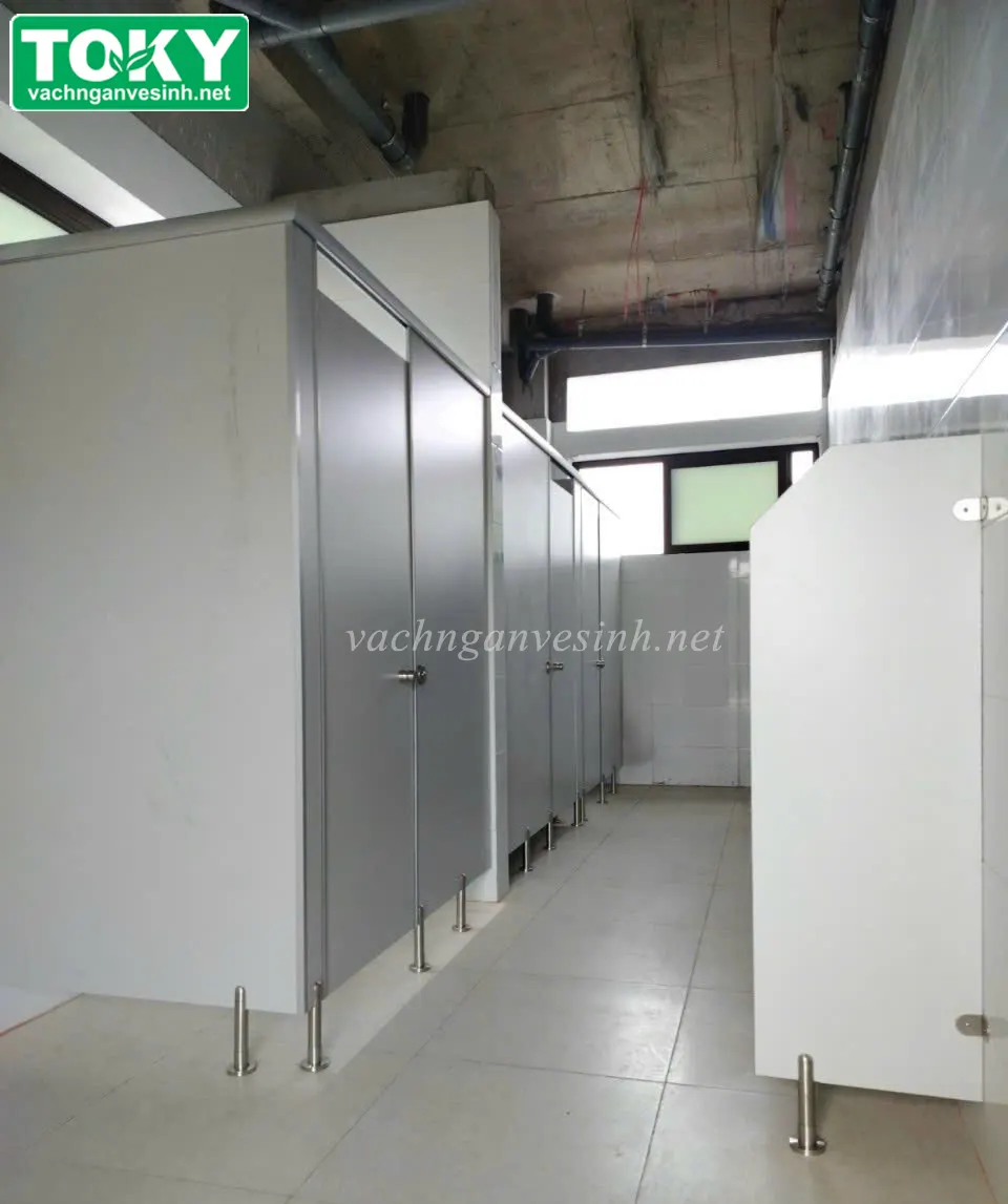 Kích thước vách ngăn vệ sinh tiêu chuẩn: Thông số cập nhật mới nhất
