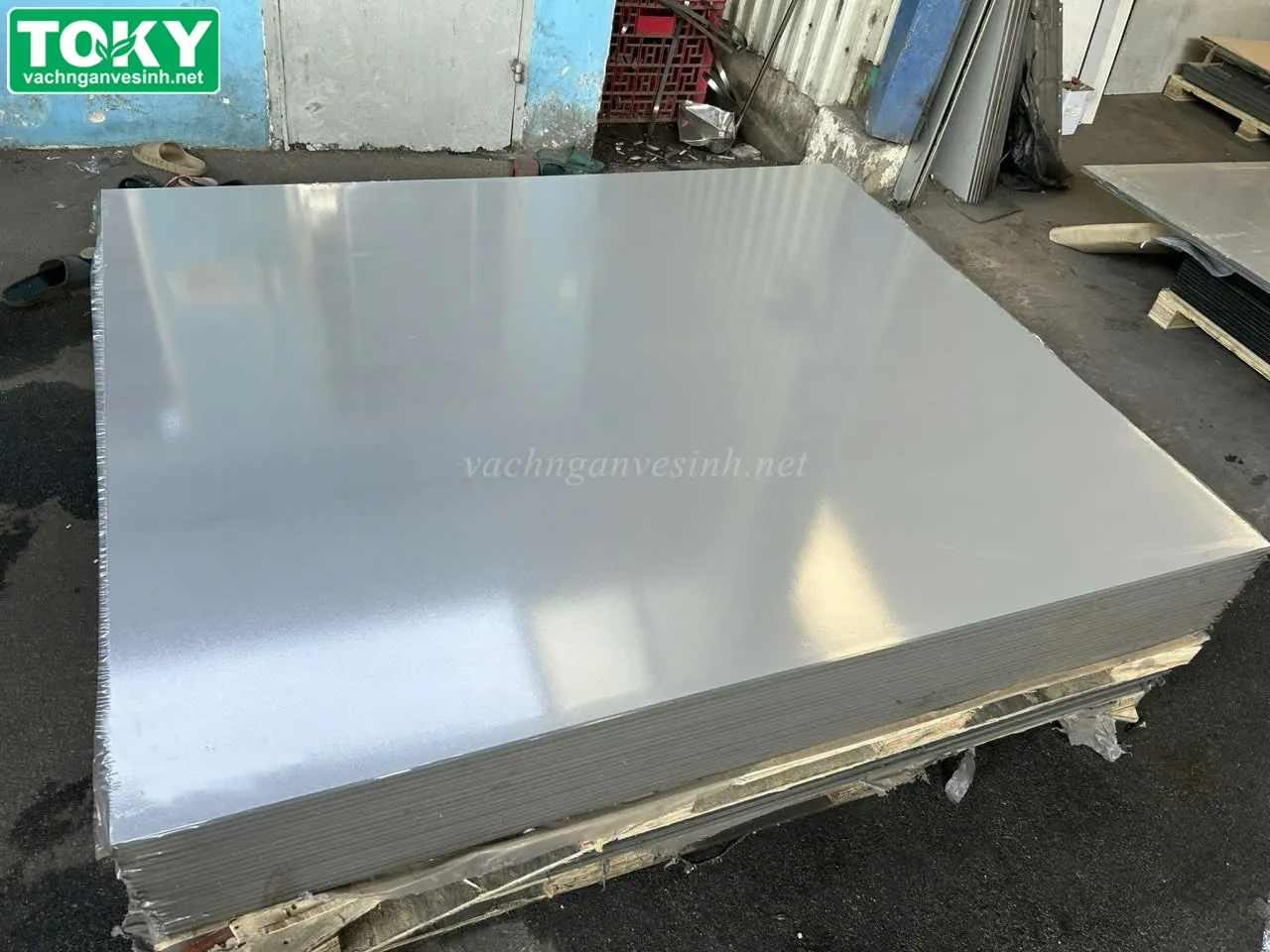 Kinh nghiệm tối ưu chi phí vách ngăn vệ sinh 20 năm thi công thực tế