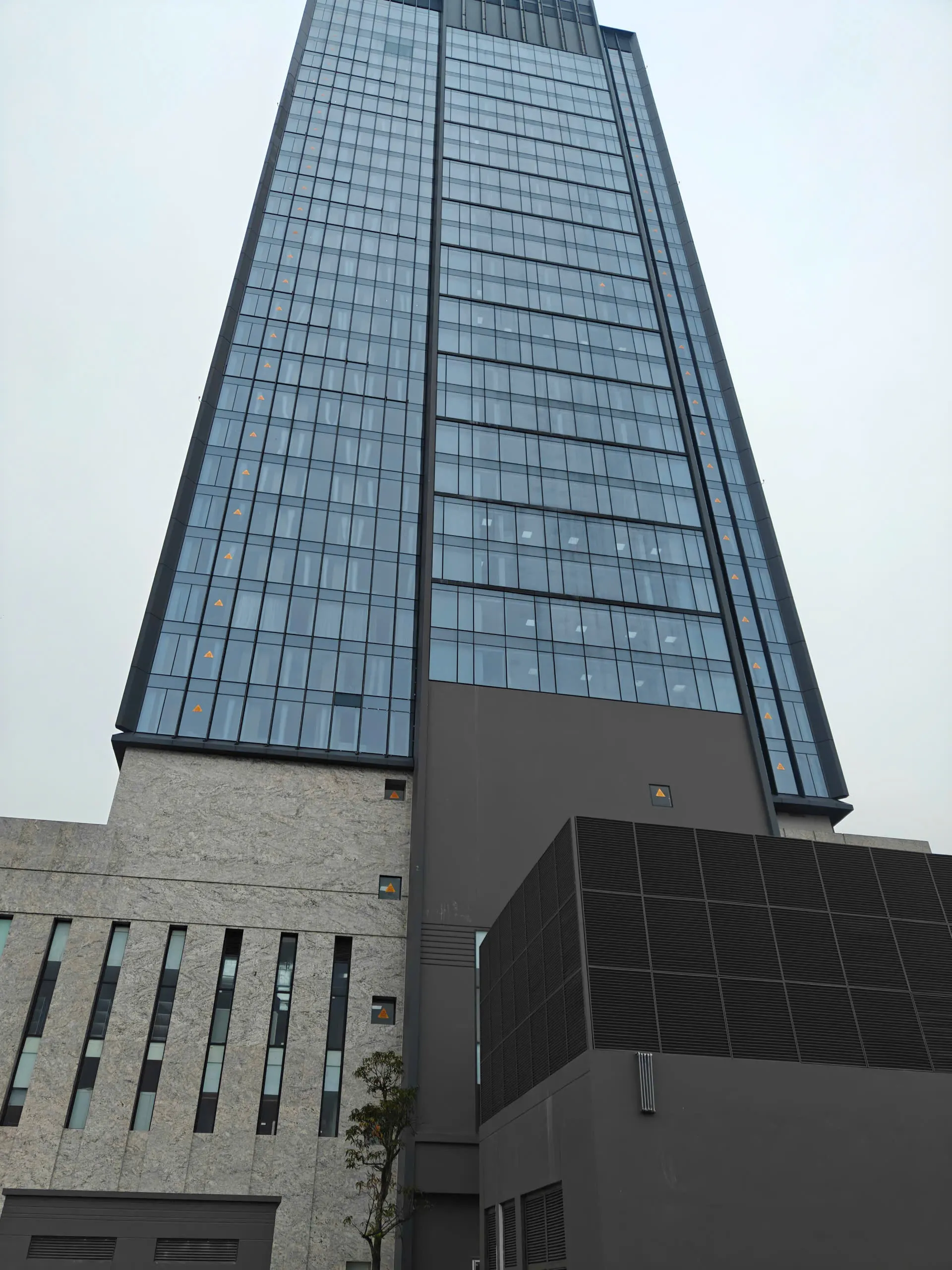 Toky thi công vách ngăn vệ sinh tại Marriott Hotel - Khách sạn 5 sao Quốc tế