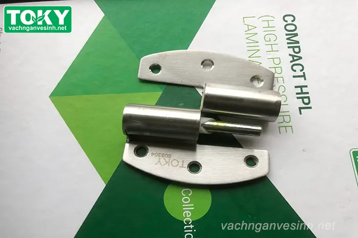 Phụ kiện bản lề vách ngăn vệ sinh inox 304 6 lỗ GEKO-BL6TP