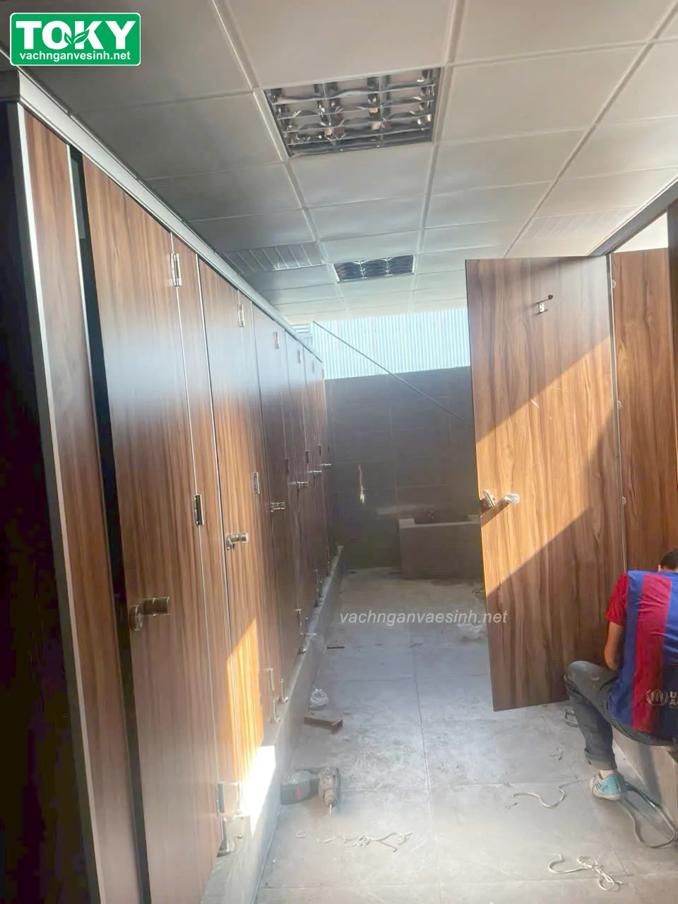 Cách xác định hướng lắp đặt bản lề trái – phải (dễ hiểu, tránh lắp nhầm)
