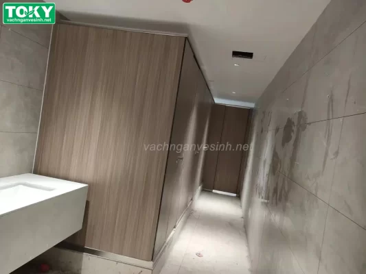 Chiều cao vách ngăn vệ sinh bao nhiêu là hợp lý? Có tiêu chuẩn nào không?
