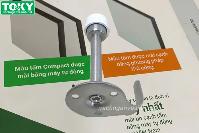 Phụ kiện móc áo vách ngăn vệ sinh inox 304 GEKO-MAT