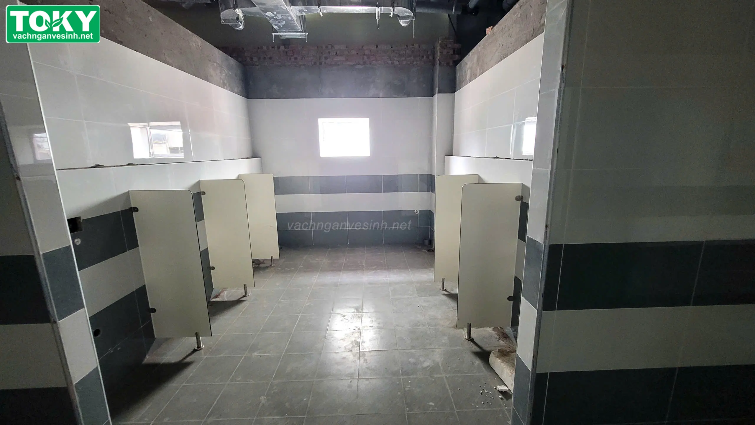 Thi công vách ngăn vệ sinh cho nhà máy Segyung Vina - Quy mô 400m2