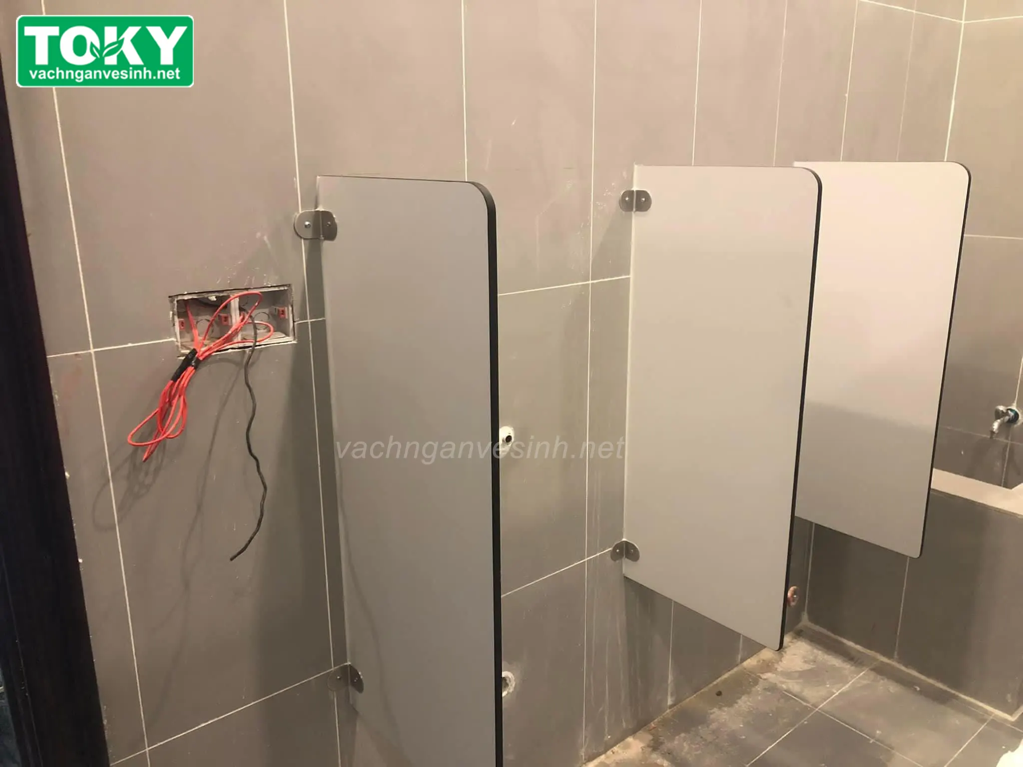 Bộ sưu tập vách ngăn vệ sinh tiểu nam Compact bền, đẹp, rẻ từ thực tế